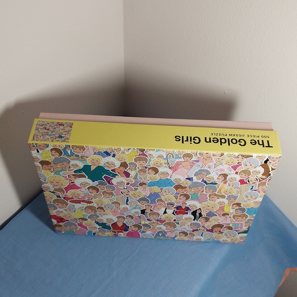 The Golden Girls 500-Piece Jigsaw Puzzle - Picture 5 of 9